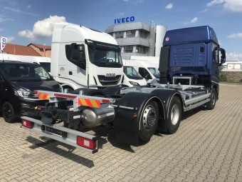 Iveco S-Way nosi kontejner zadn 